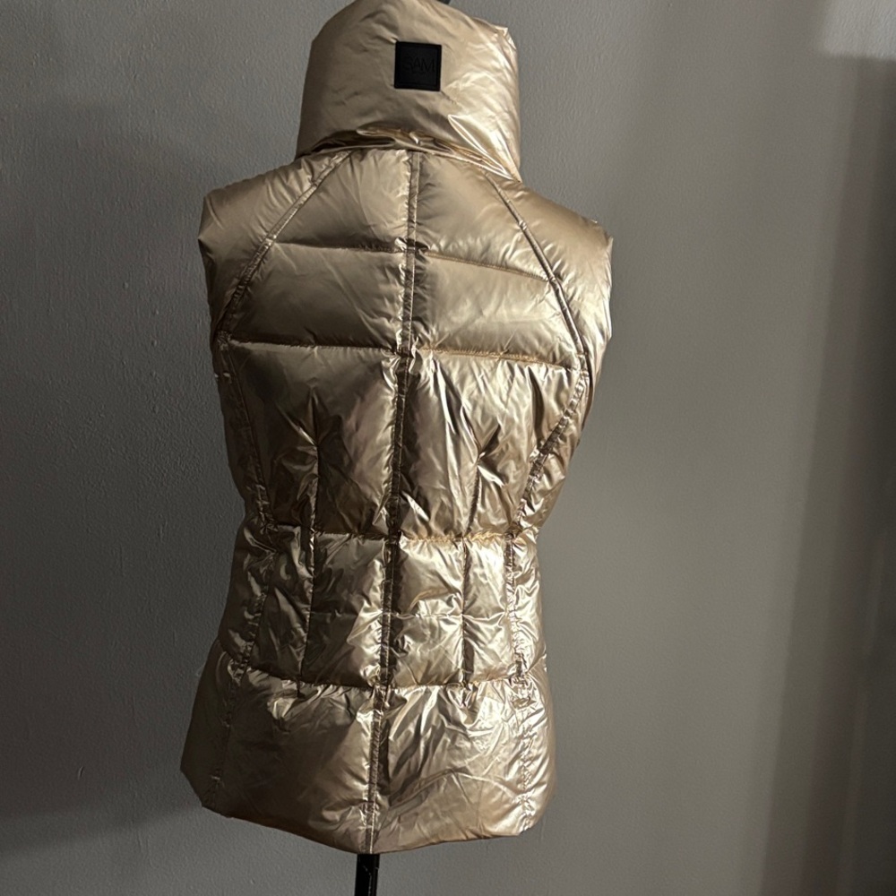 SAM. New York  Women's Gold Metallic Puffer Vest Size Small - Picture 3 of 7